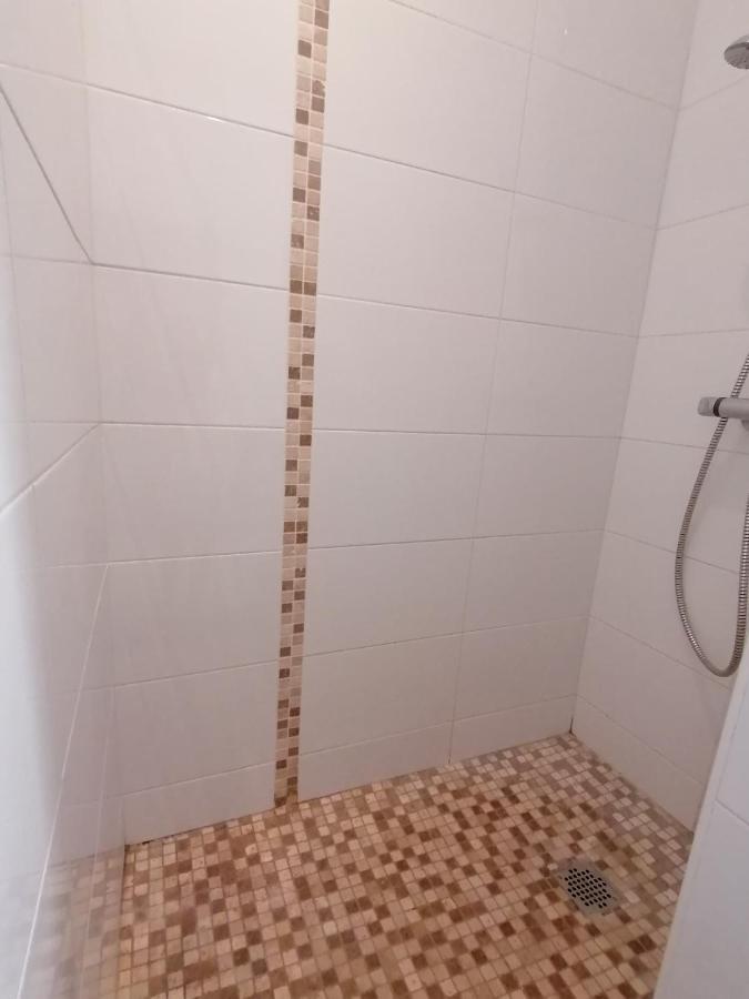 Chez Titi Apartment Mornas Ngoại thất bức ảnh